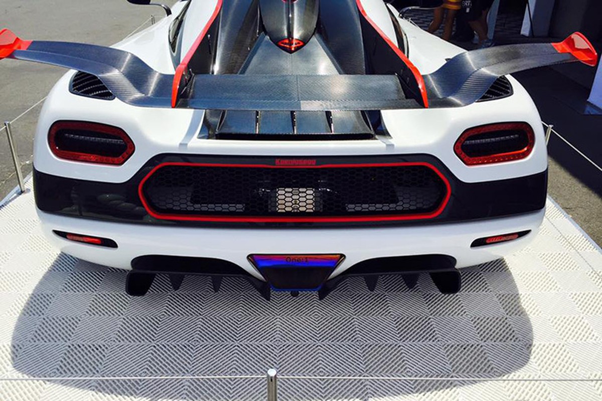 Sieu xe Koenigsegg One:1 cuoi cung, dau tien tren dat My-Hinh-8